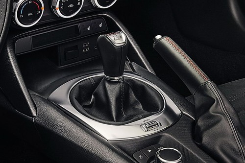 Abarth 124 Spider Gear Shifter