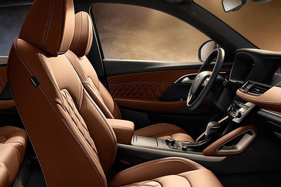 BX7TS Front Seats in UAE