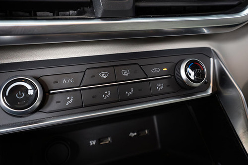 Front AC Controls of Maxus G50