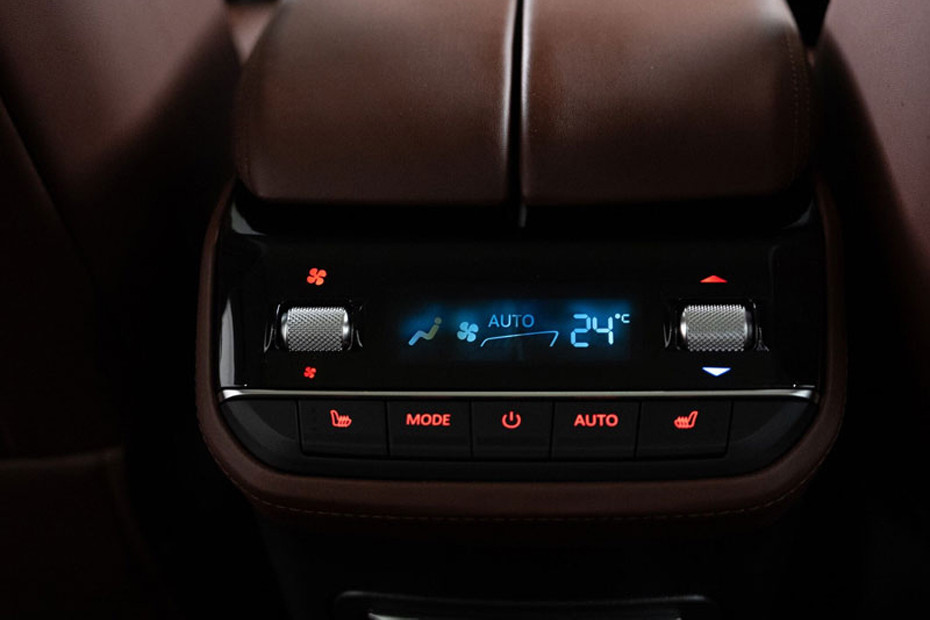 D90 Max Rear AC Controls in UAE