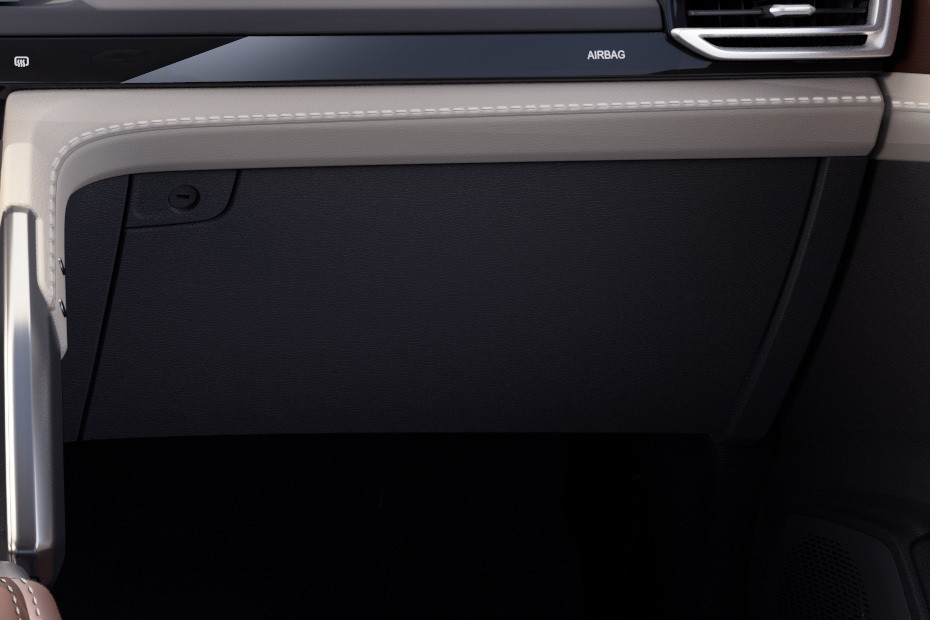 Maxus T90 Glove Box in UAE