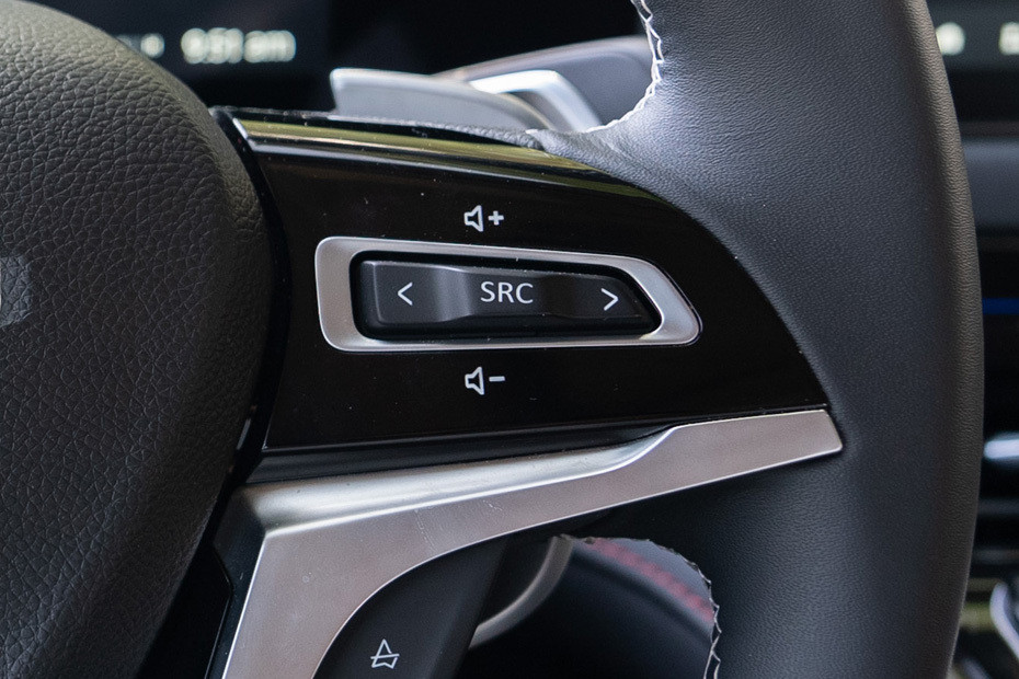 Maxus T90 Multi Function Steering in UAE