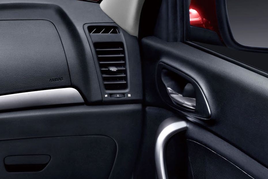 CS35 Front Ac Vents in UAE