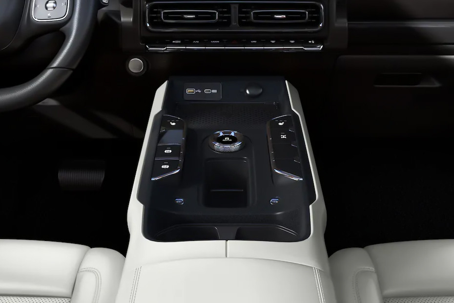Center Controls of Haval V7 in UAE