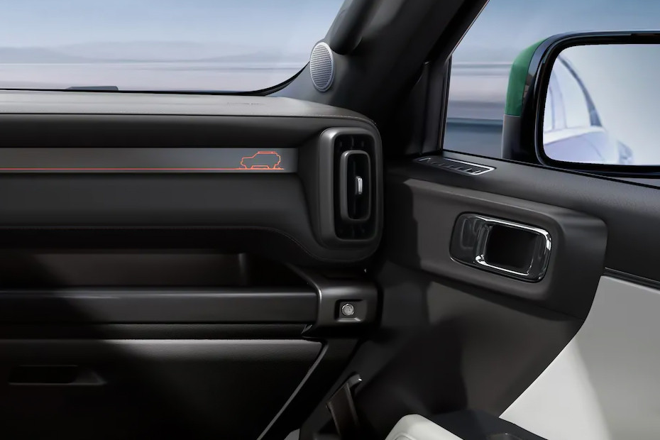 V7 Front Side Ac Vents in UAE