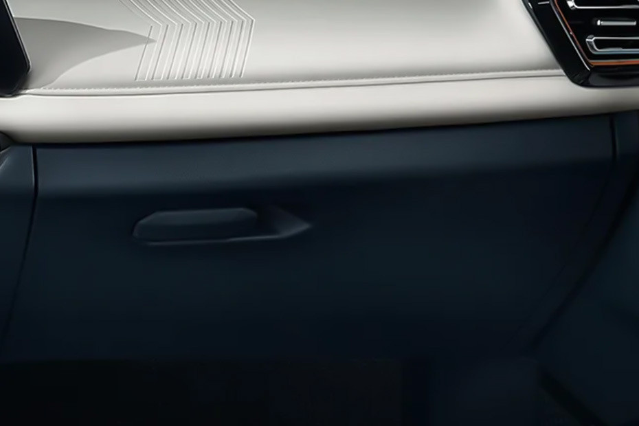 GAC GS3 EMZOOM Glove Box in UAE