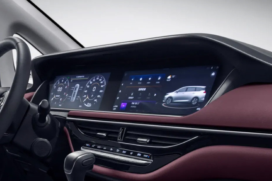 Stereo View of M6 Pro in UAE