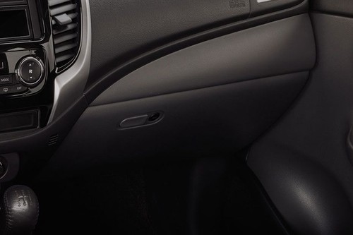 RAM 1200 Glove Box