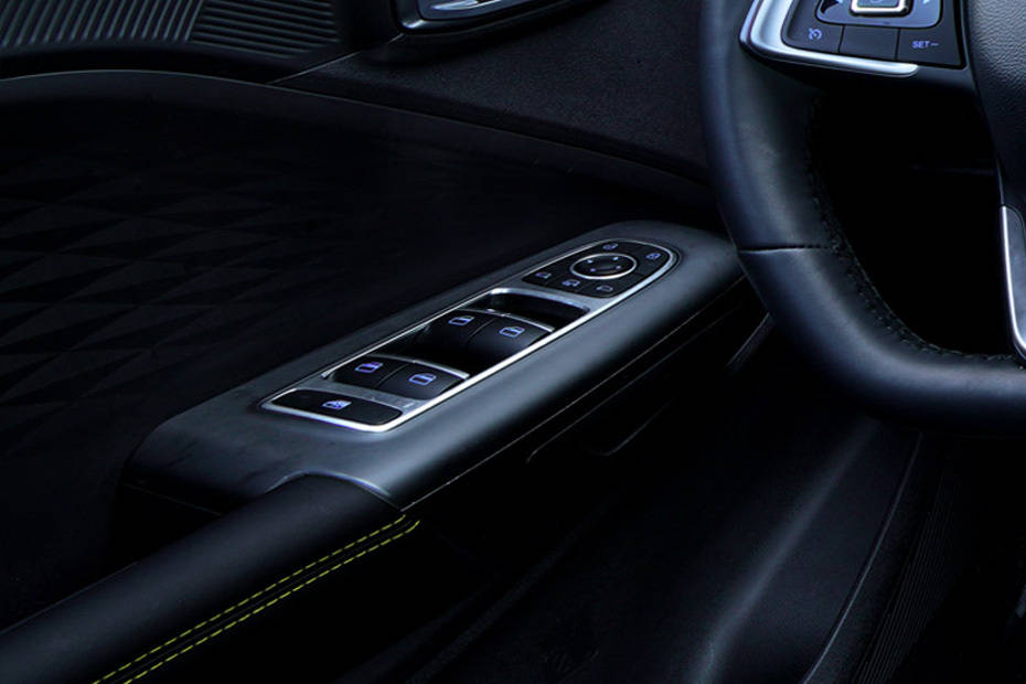 Chery Tiggo 2 Pro Drivers Side In Side Door Controls Chery Tiggo 2 Pro Drivers Side In Side Door Controls