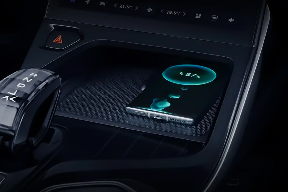 Power Accessories Outlet View of Geely Starray in UAE