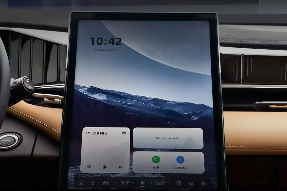 Stereo View of Starray in UAE