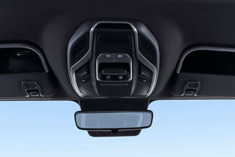 Coolray Courtesy Lamps