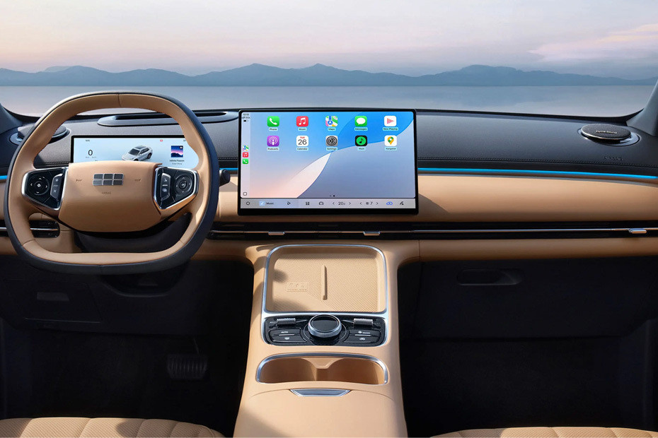 Dashboard View of EX5 EM-i in UAE