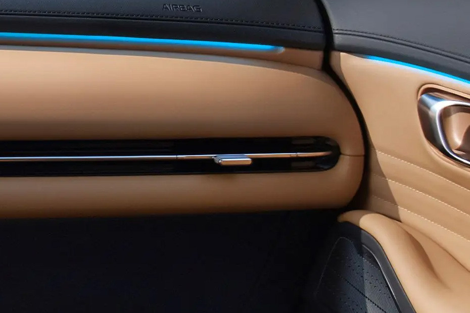 EX5 EM-i Front Side Ac Vents in UAE