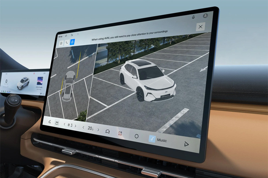 EX5 EM-i Parking Assist in UAE