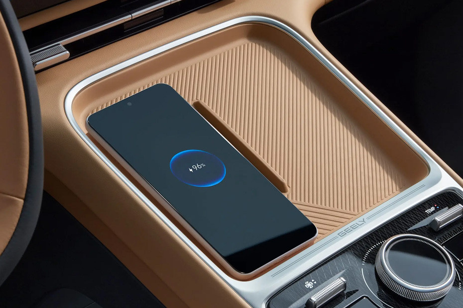 Power Accessories Outlet View of Geely EX5 EM-i in UAE