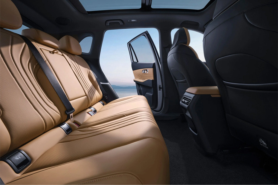 Geely EX5 EM-i Rear Seats in UAE