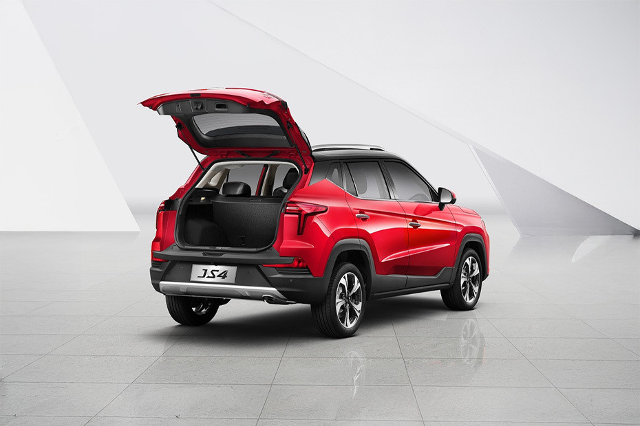 JS4 Trunk Open in UAE