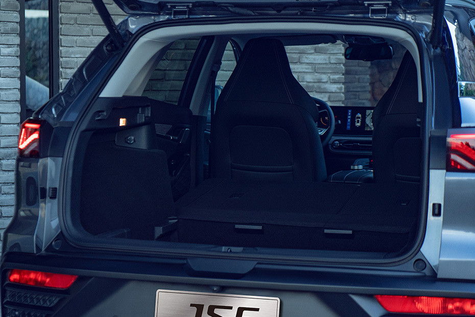 Folding Seats of JAC JS6 in UAE