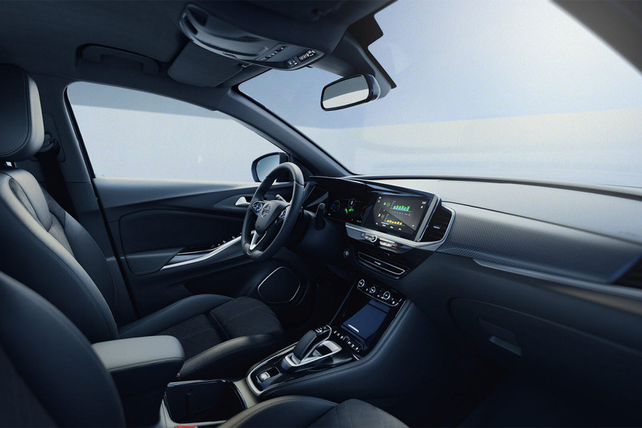 Grandland Center Console in UAE