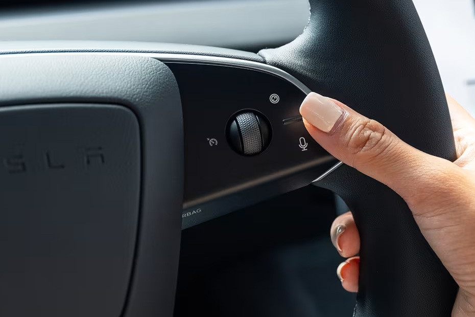 Tesla Model 3	 Multi Function Steering in UAE