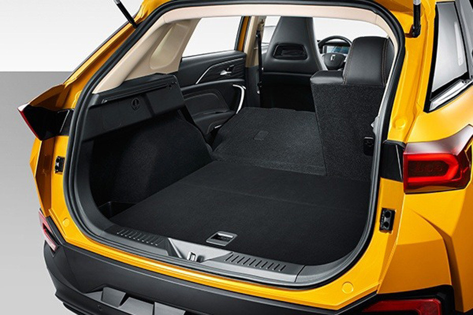 Folding Seats of Bestune T77 in UAE