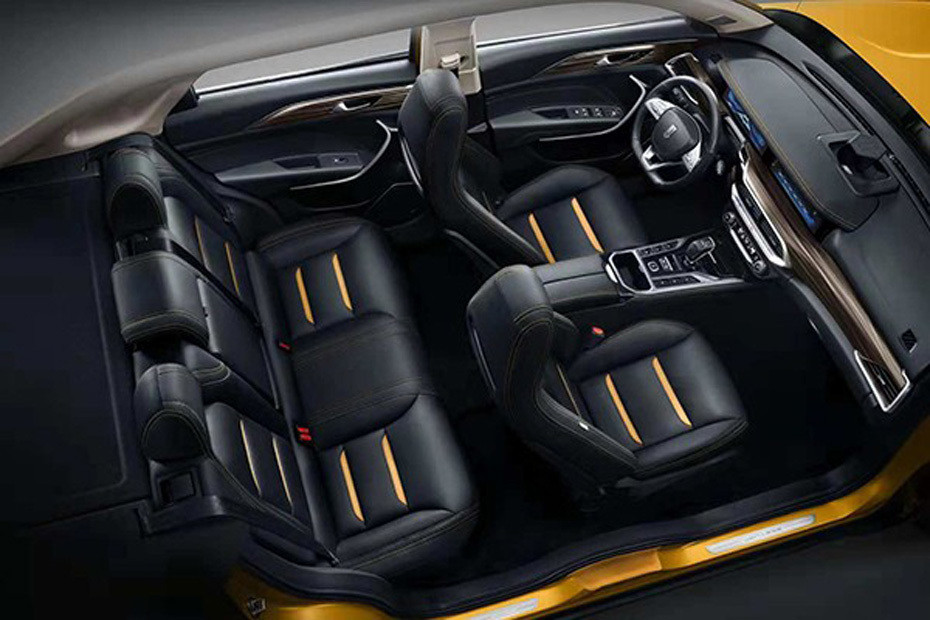 Bestune T77 Front And Rear Seats Together in UAE