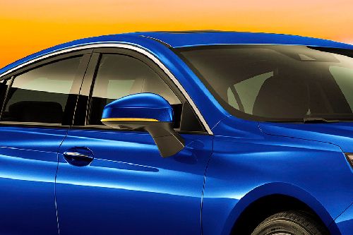 Hongqi H5 Drivers Side Mirror Front Angle
