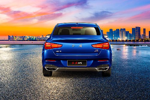 Full Rear View of Hongqi H5