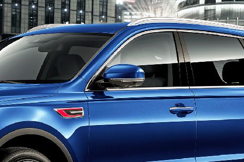 Hongqi HS7 Drivers Side Mirror Front Angle