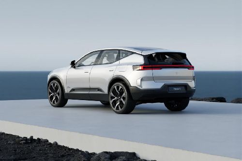 Rear Cross Side View of Polestar 3