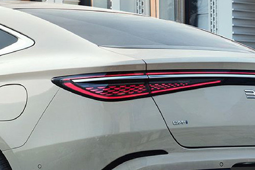 Seal 7 Tail light