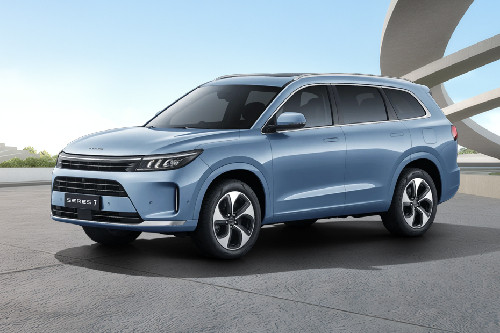 7 Front angle low view 7 Front angle low view