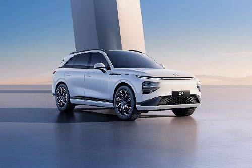 XPENG G9 Front Medium View