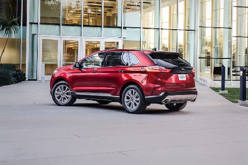 Rear Cross Side View of Ford Edge(2022-2023)