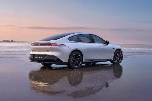 007 Rear angle view