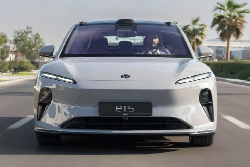 Full Front View of ET5