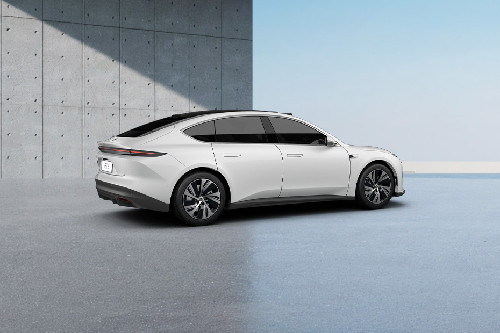 ET5 Rear Medium Side View