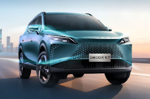 C7 Medium Angle Front View