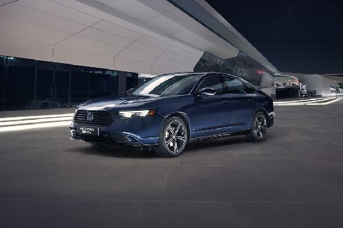 Honda ACCORD E HEV Front Side View
