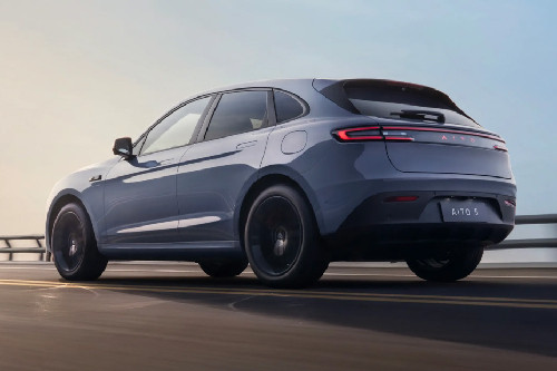 Rear Cross Side View of AITO 5