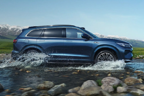 7 Medium Angle Front View