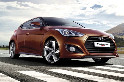 Hyundai Veloster Turbo  Front Cross Side View