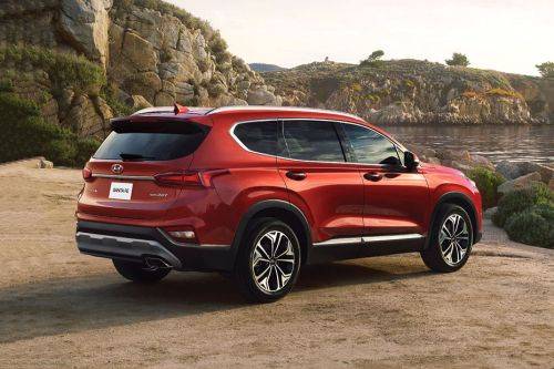 Santa Fe (2022-2023) Rear angle view