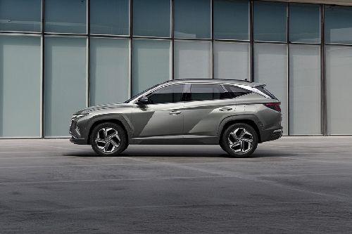 Hyundai Tucson (2022-2024) Full Side View