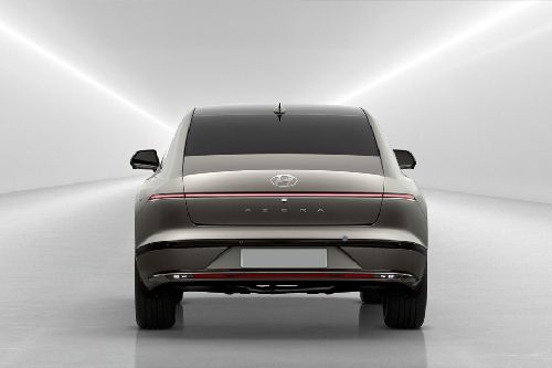Full Rear View of Hyundai Azera