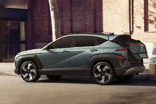 Rear Cross Side View of Hyundai Kona