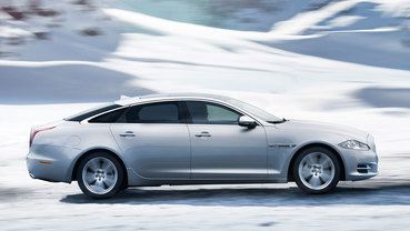 XJ Premium Luxury LWB Side view