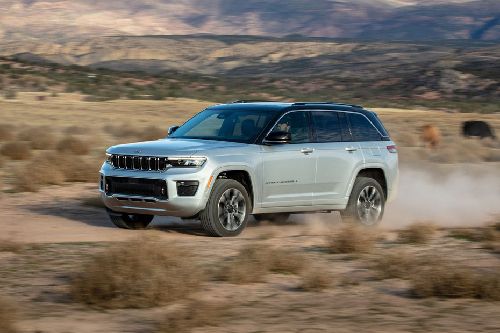 Rear Cross View of Jeep Grand Cherokee
