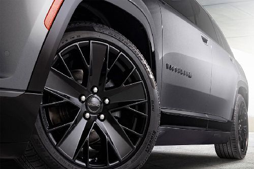 WAGONEER S Wheel